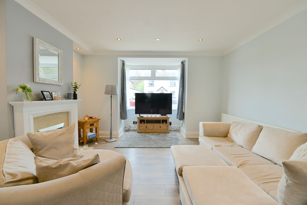 Sitting Room- click for photo gallery